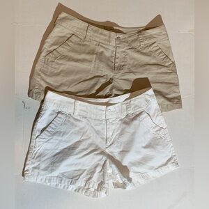 2 Pair Columbia Sportswear Women 8 Chino Soft Cotton Casual Shorts Khaki & White